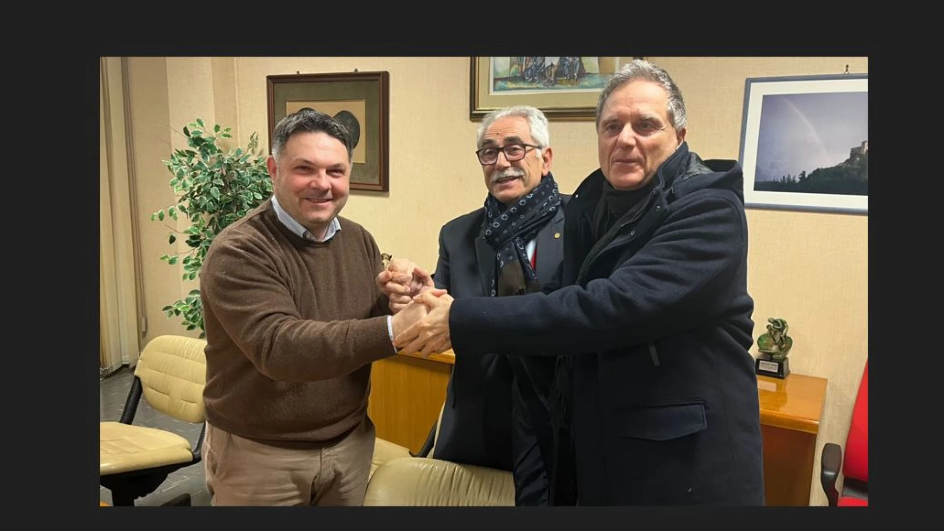 Annessione della Provincia di Isernia all’Abruzzo, il presidente della Provincia Saia ha incontro i componenti del comitato. “Nessuno ostacolo al processo referendario”.